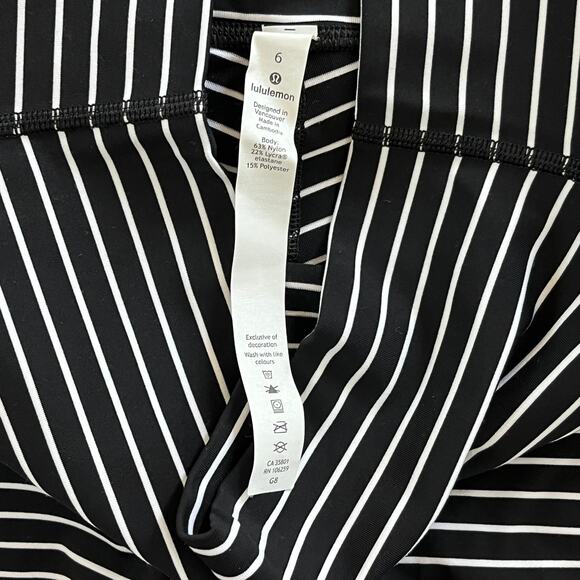 Lululemon Wunder Under Crop (High-Rise) Luxtreme 21" Parallel Stripe Black White - Picture 5 of 6
